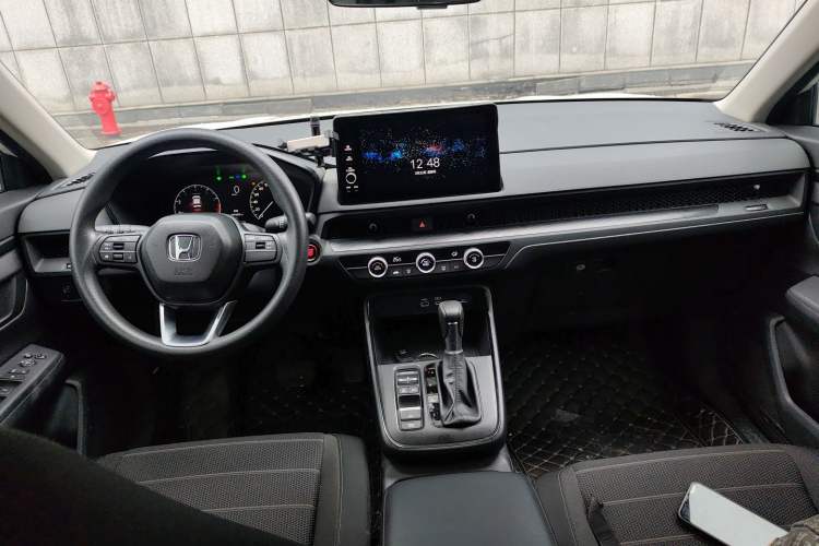 Used Honda Breeze 2023 240TURBO Two-Wheel Drive Elite Edition 5 Seats Center Console