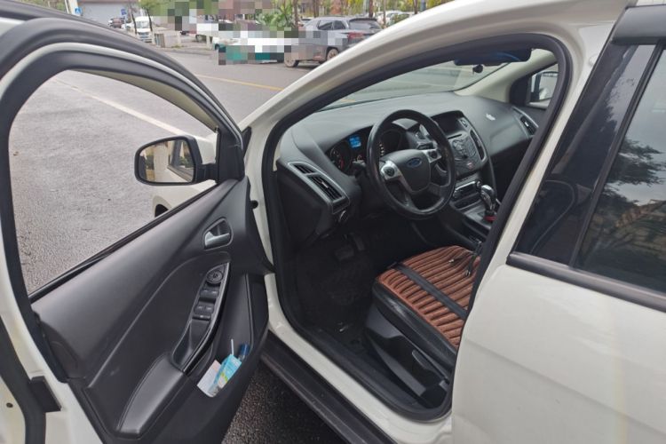 Used Ford Focus 2012 Sedan 1.6L Automatic Fashion Edition