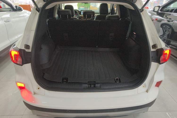 Used Ford Escape 2020 EcoBoost 245 Two-Wheel-Drive Titanium Edition
