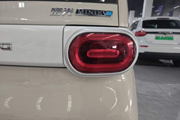 Used Wuling Hongguang MINIEV 2024 3rd Generation 215km Youth Edition Exterior 3
