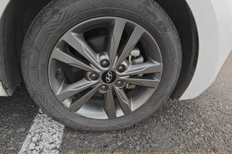 Used Hyundai Elantra (6th Generation / Lingdong) 2016 1.6L Manual ZhiXuan·Youth Edition
