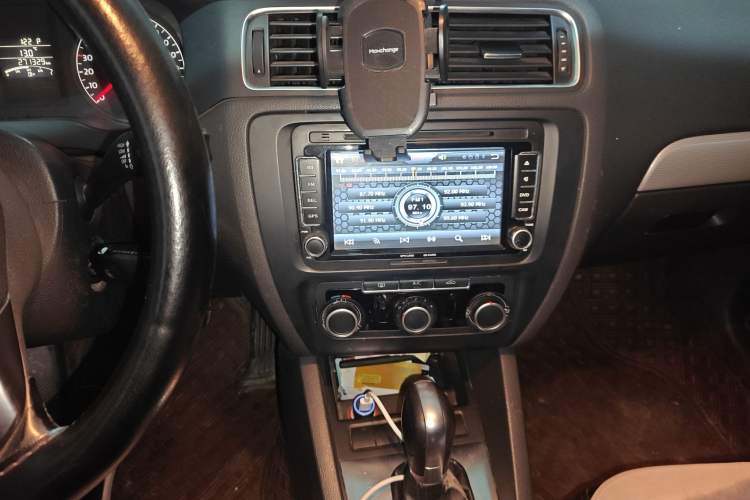 Used Volkswagen Sagitar 2014 1.6L Automatic Comfort Model
