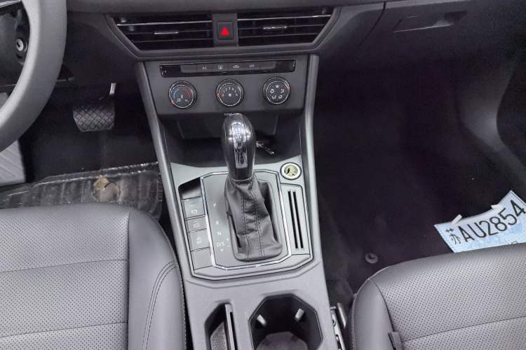 Used Volkswagen Lavida 2018 1.5L Automatic Comfort Edition China V Standard Gear Lever