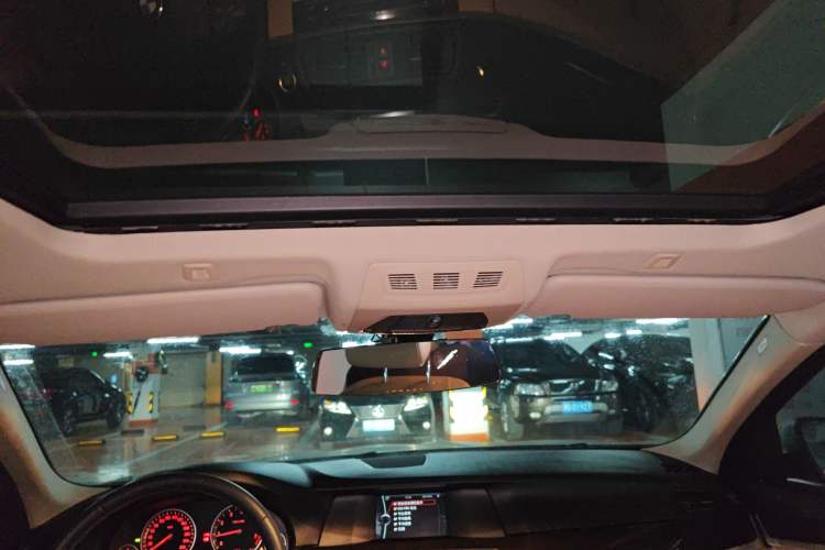 Used BMW 5 Series 2013 525Li Leading Model
