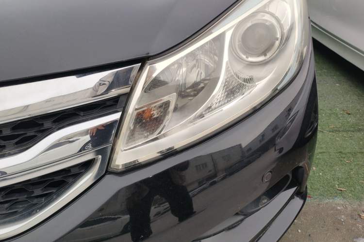 Used BYD Surui 2016 1.5L Manual Elite Edition Left Front Headlight