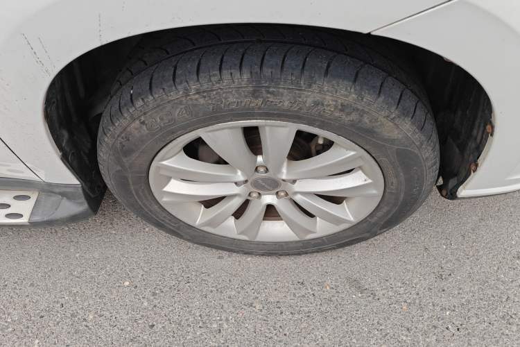 Used Haval H2 2016 Red Label 1.5T Manual Two-Wheel Drive Elite Model Right Front Wheel Hub