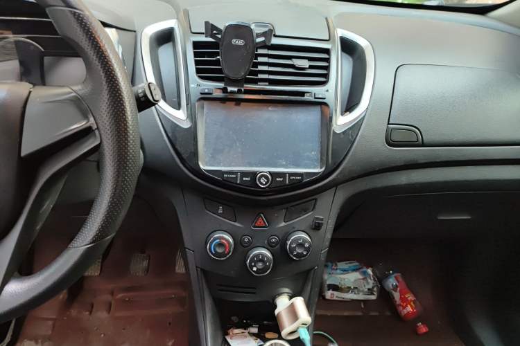 Used Chevrolet Trax 2016 1.4T Manual Two-Wheel Drive Comfort Version with Sunroof