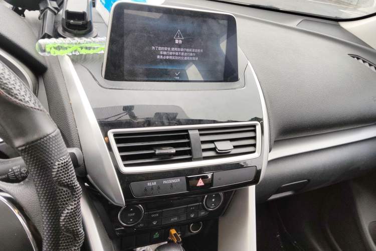 Used Mitsubishi Eclipse Cross 2019 1.5T CVT Two-Wheel Drive Dream Edition China VI Standard
