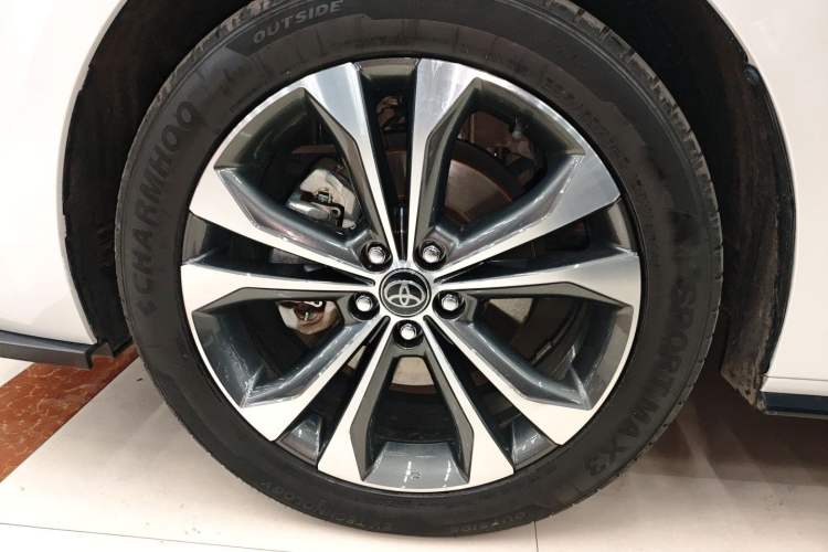 Used Toyota Granvia 2022 2.5L Hybrid Prestige Edition