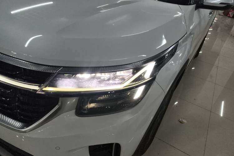 Used Kia Seltos 2023 1.5L CVT Luxury Edition Left Front Headlight