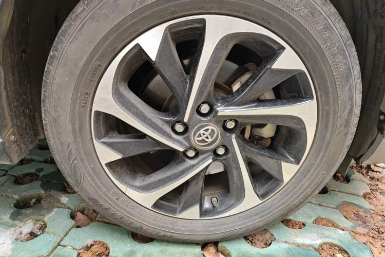 Used Toyota IZOA 2018 2.0L Yichi Version China VI Standard Right Front Wheel Hub