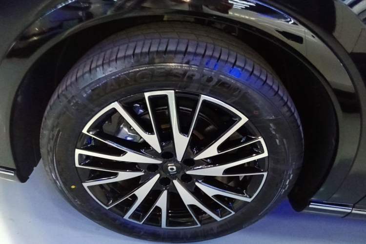 Used CHANGAN NEVO Q07 2025 215 Prestige Edition Left Front Wheel Hub