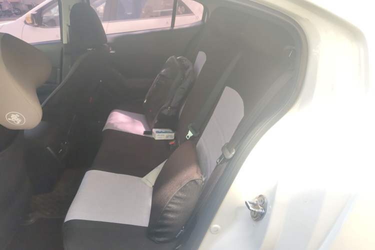 Used Mazda 3 Axela 2017 Hatchback 1.5L Automatic Luxury Model Emission Standard China V Left Rear Seat