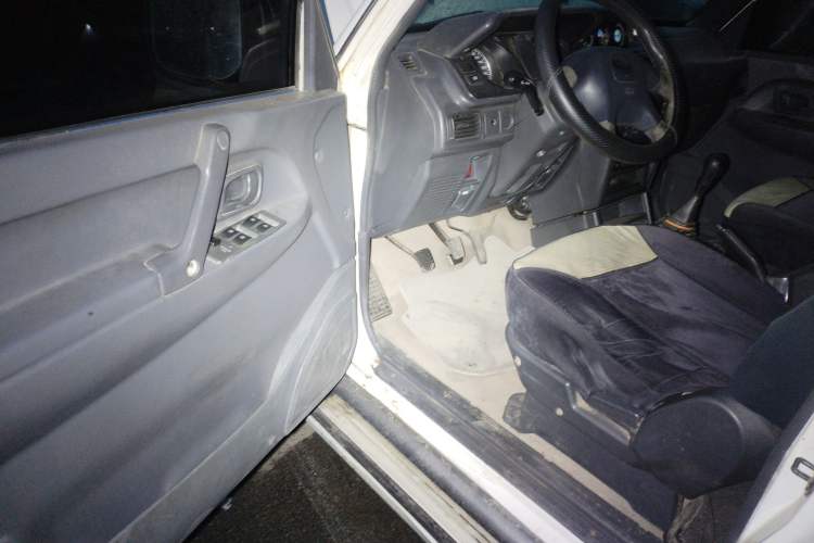 Used Leopaard 6481 2009 2.2L Manual Two-Wheel Drive