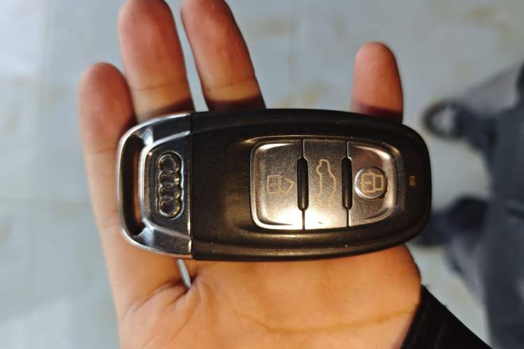 Used Audi A6L 2014 30 FSI Comfort Model Vehicle Key