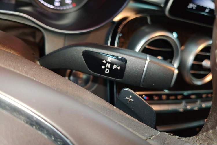 Used Mercedes-Benz GLC 2019 Facelift GLC 260 L 4MATIC Luxury Model Gear Lever