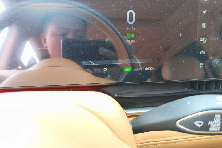 Used VOYAH Dream 2024 PHEV Extended-Range Premium Edition Odometer Close Up