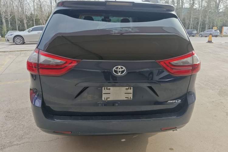 Used Toyota SIENNA 2020 3.5L Two-Wheel Drive XLE Leather Interior 7 Seats Mexico Edition