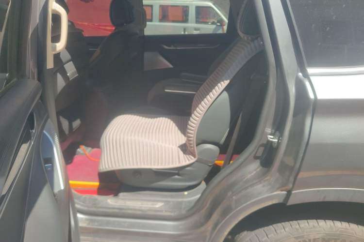 Used SAIC MAXUS D90 2017 2.0T Automatic All-Wheel Drive Sirius Left Rear Seat