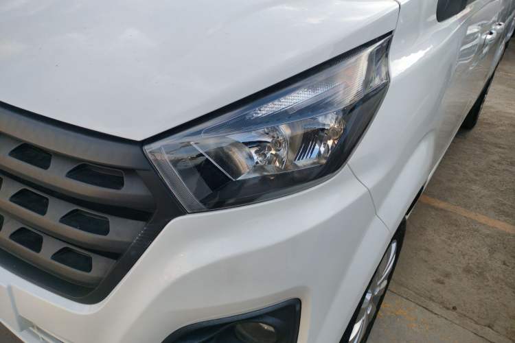 Used Jinbei Gold Hiace 2023 1.5L Passenger Vehicle Engineering Lion 9 Seats
