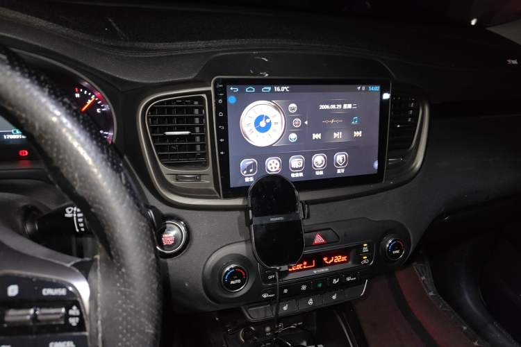 Used Kia Sorento 2018 Sorento L 2.0T Diesel 2WD Luxury Edition 7 Seats Audio And AC Panel