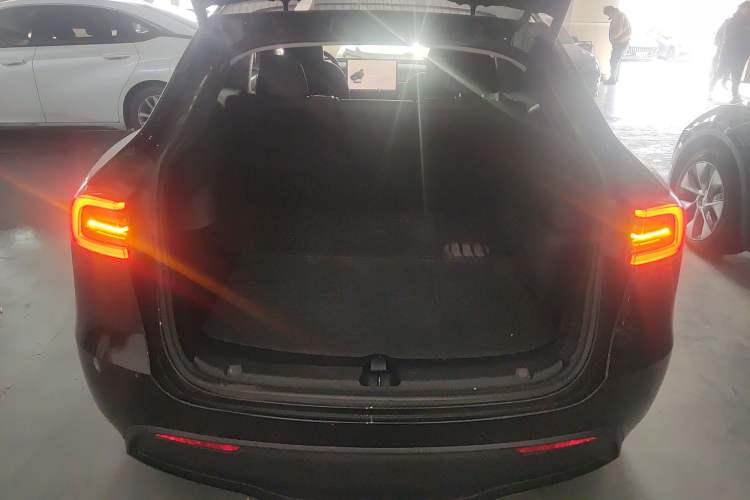 Used Tesla Model Y 2023 Rear-Wheel-Drive Version