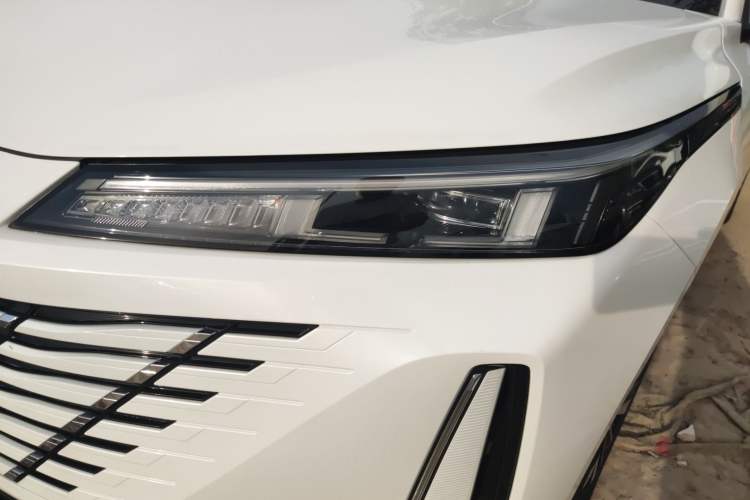 Used CHANGAN Eado PHEV 2025 Smart New Blue Whale 145KM High-Energy Edition Left Front Headlight