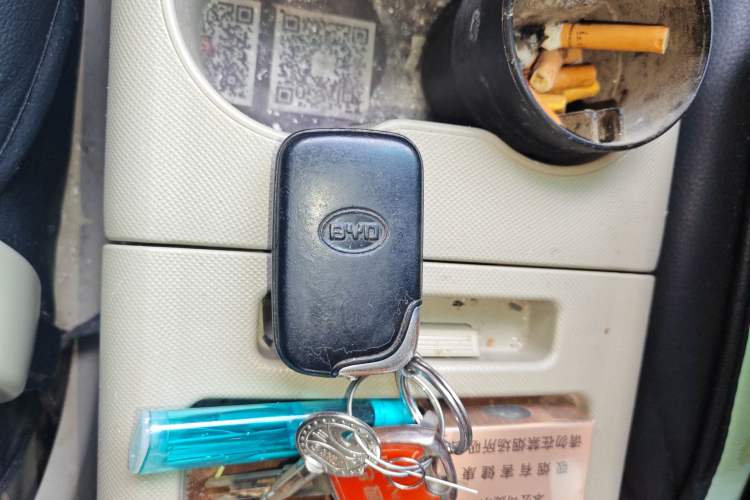 Used BYD M6 2013 2.0L Manual Comfort Edition Vehicle Key