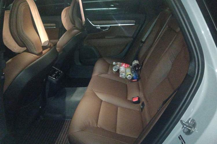 Used Volvo V90 2024 Cross Country B5 AWD Smart Range Edition
