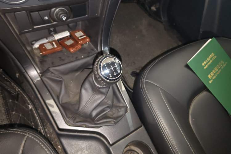 Used Great Wall Wingle 5 2017 2.0T European Version Diesel Two-Wheel Drive Advanced Large Double-Cab GW4D20E
