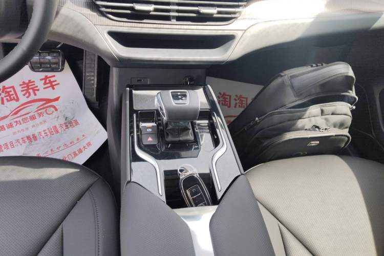 Used Hongqi E-QM5 2022 431 km Charge & Enjoy Edition