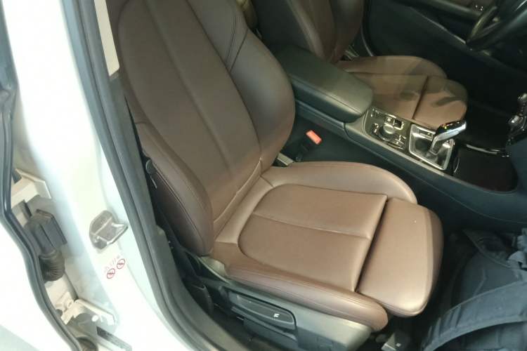 Used BMW 1 Series 2020 125i Leading Model M Sport Package Right Front Seat