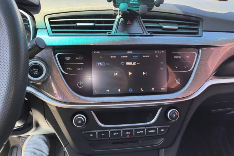 Used Geely Auto Emgrand 2017 Sedan Million Edition 1.5L CVT Upward Connectivity Version
