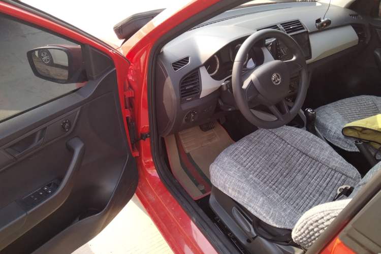 Used Skoda Fabia 2016 1.4L Automatic Car Enjoy Edition
