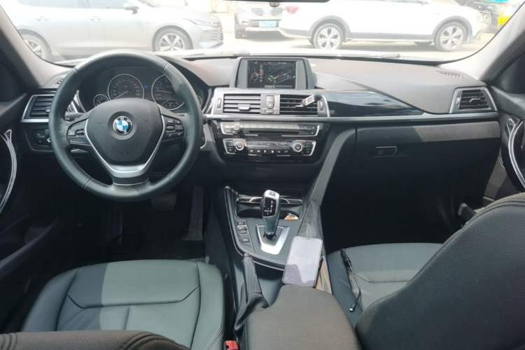 Used BMW 3 Series 2016 316i Fashion Model