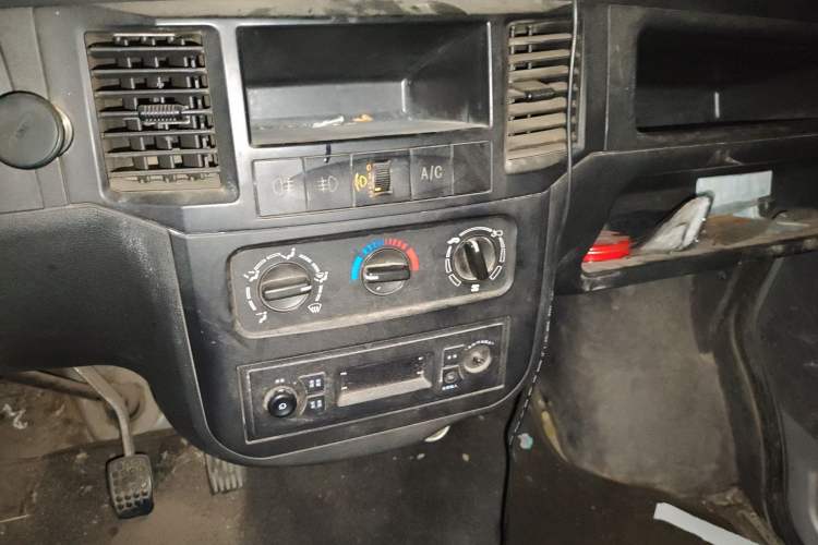 Used Wuling Zhiguang 2015 1.2L Practical LS-I Model
