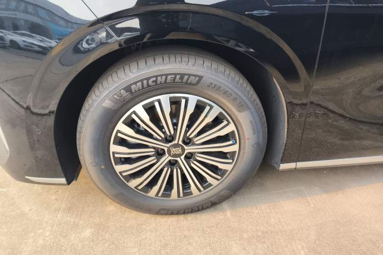 Used BYD Xia 2025 DM-i 1.5T 180km Beyond Edition
