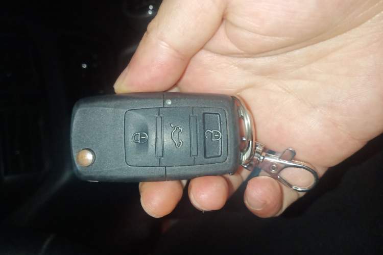 Used Jinbei Gold Hiace M Classic 2022 1.5L Engineering Lion Passenger Vehicle 5 Seats Vehicle Key