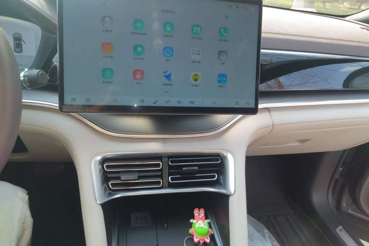 Used BYD Song PLUS New Energy 2025 EV with 605 km Range – Flagship Version Audio And AC Panel