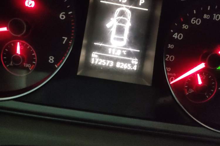 Used Volkswagen Magotan 2012 Revised Version 1.8TSI Leading Edition Odometer Close Up