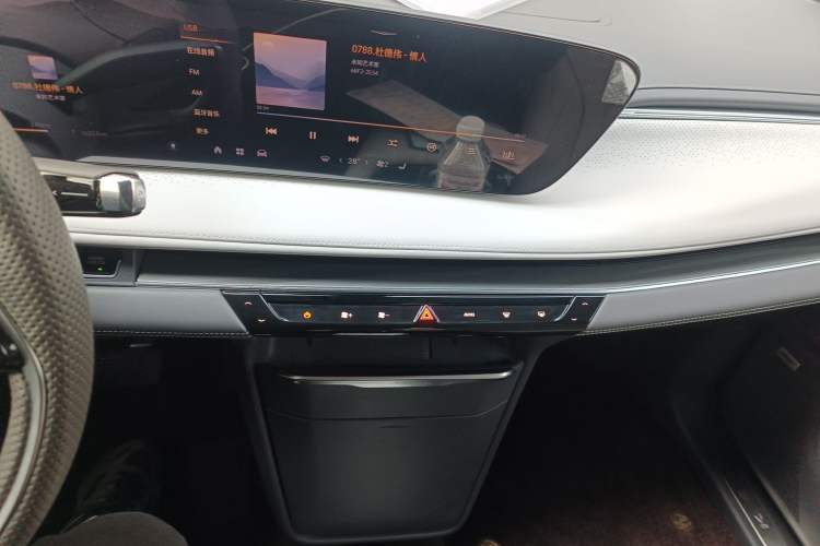 Used Buick GL8 2025 Lu Zun Deluxe Edition