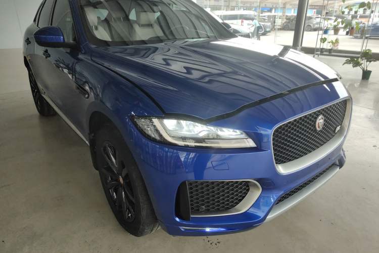 Used Jaguar F-PACE 2016 3.0 SC Four-Wheel Drive S High-Performance Edition Front Right 45 Deg