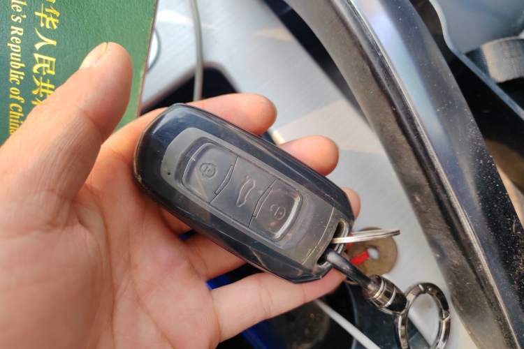 Used Geely Auto Emgrand X7 Sport 2018 1.8TD Automatic Two-Wheel Drive Zhiya Model Vehicle Key