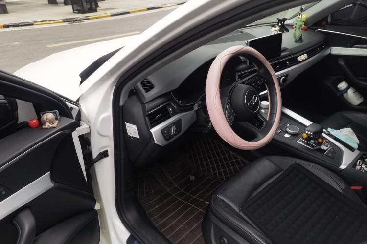 Used Audi A4L 2019 40 TFSI Fashion Edition China VI Emission Standard