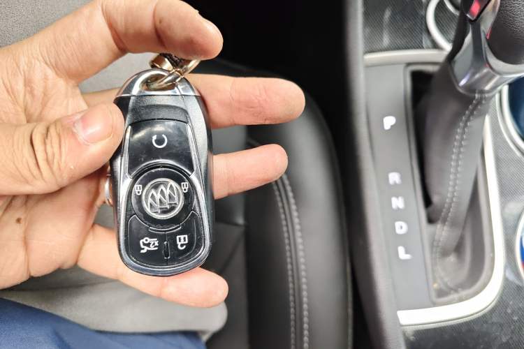 Used Buick Verano 2018 Sedan 20T Dual-Clutch Luxury Model
