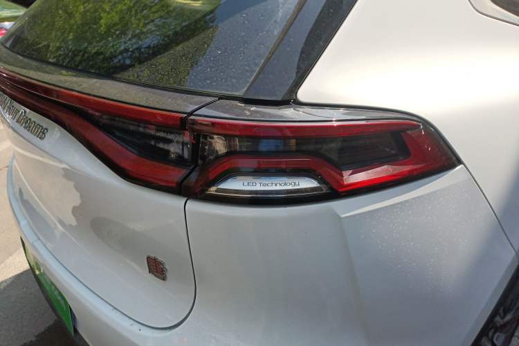 Used BYD Tang 2018 2.0T Automatic Smart Connect Prestige 7-Seater China V Standard Right Rear Taillight
