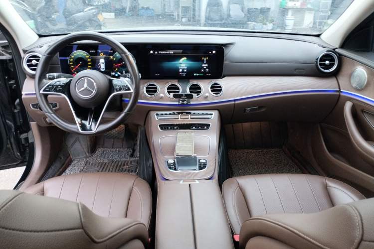 Used Mercedes-Benz E-Class 2021 Restyled E 300 L Luxury Edition Center Console