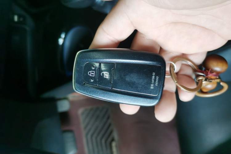Used Toyota IZOA 2018 2.0L Yichi Version China VI Standard

