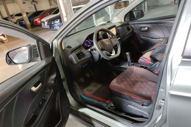 Used Luxgen S3 2016 1.6L Manual Luxury Model with Sunroof
