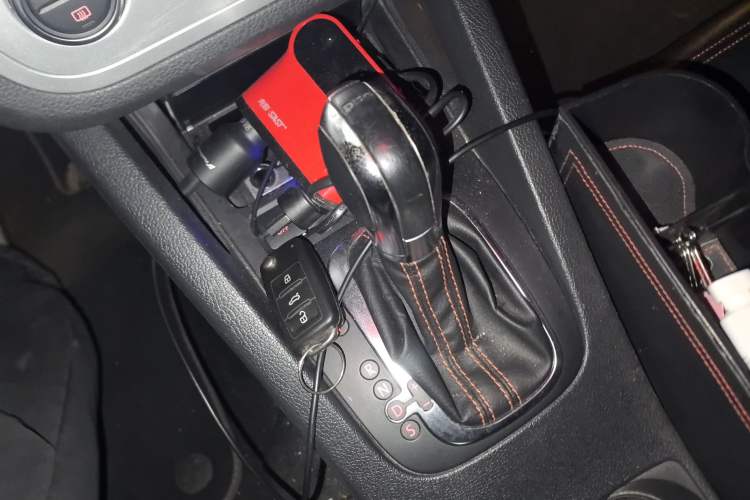 Used Volkswagen Scirocco 2013 2.0 TSI Million-Mile Edition Gear Lever